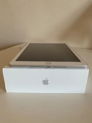 Apple iPad 6 generazione 32 GB + Apple Pencil 1 - Immagine 1 di 4