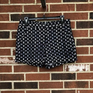 vince camuto size 2 black cutout design shorts - Picture 1 of 4