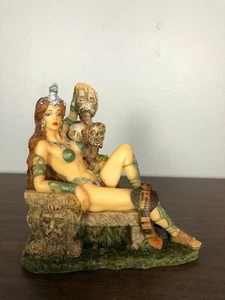 Queen on Throne of Skulls Figure Myths & Legends Summit Collection 7" T 7" L - Picture 1 of 8