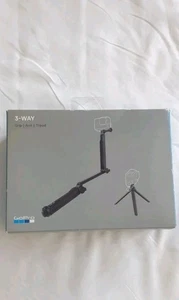GoPro Montaje Oficial GoPro Empuñadura 3 Vías | Brazo | Trípode Se Adapta a Todas las Cámaras GoPro NUEVO - Imagen 1 de 3