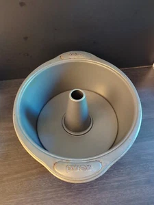 Sartén antiadherente PYREX 9" redonda 2 piezas comida para ángel/bundt pastel de acero - Imagen 1 de 5