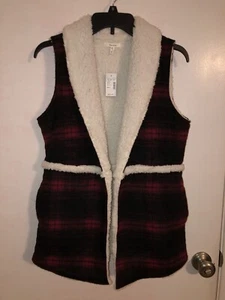 NWT $49.90 Maurices Size Small Red & Black Buffalo Plaid Sherpa Open Front Vest - Picture 1 of 3