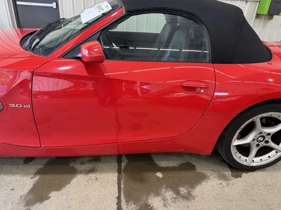 03-08 CONDUCTOR BMW Z4 PUERTA DELANTERA IZQUIERDA PINTURA ROJO BRILLANTE 314 Foto 1 de 4