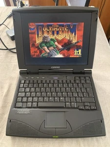 Vintage Laptop Compaq Armada 1592DT 12.1” Pentium MMX 32Mb RAM Windows 98 RS232 - Foto 1 di 15