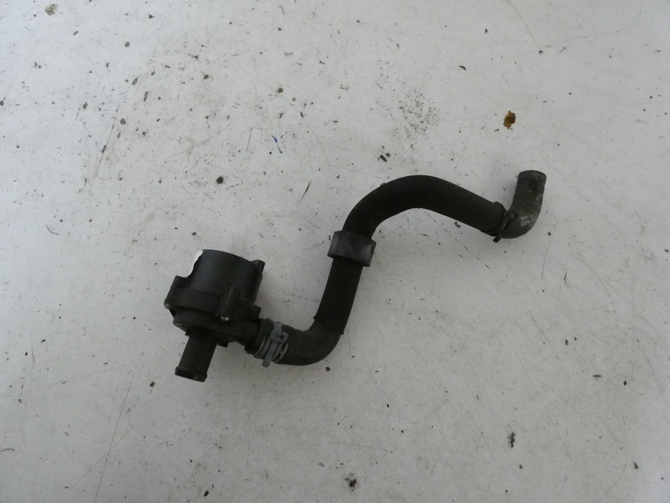 Zusatzwasserpumpe VW Polo 6R BJ 2017 1,2 TSi 66 KW 5Q0965567 - Bild 1 von 4