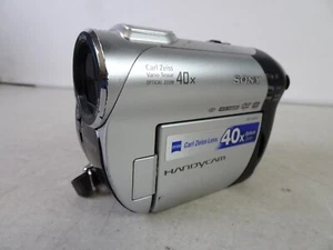 Sony Handycam DCR-DVD108 Digital DVD Camcorder - ohne Kabel oder Akku - LESEN - Bild 1 von 4