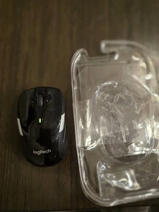Logitech M525 Wireless Mouse Black Ergonomic Scroll Wheel Compact PC Laptop USB - Picture 1 of 3