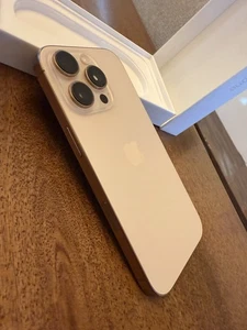 Apple iPhone 16 Pro Great Condition - Unlocked  - Photo 1 sur 3