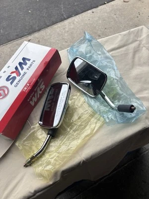 Espejos retrovisores para moto SYM Wolf Classic 150cc, cromados, L&R, juego nuevo, OEM Foto 1 de 2