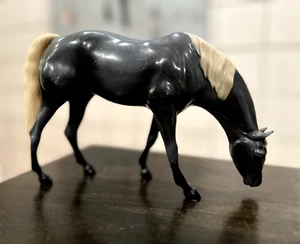 Hartland Plastics Grazing Blue/Gray Horse w/ White Mane and Tail Vintage 1960s - Picture 1 of 5