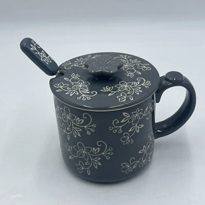 Tazas de té y café Temptations by Tara de encaje floral negro 20 oz Foto 1 de 4