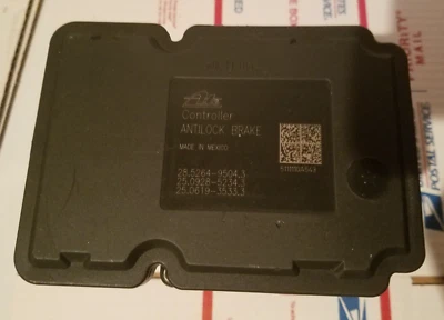 2011 Jeep Wrangler 3.8L ABS Anti-lock Brake Module ABS Pump Assembly OEM - Image 1 of 4