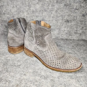 Sofft Brooklee Damen-Stiefeletten Größe 6 M grau Wildleder perforiert Reißverschluss Stiefel - Bild 1 von 9