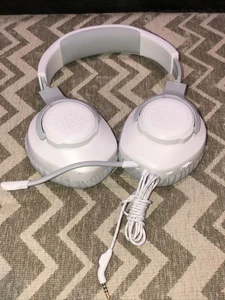 CLEAN JBL QUANTUM 100 WIRED OVER THE EAR GAMING HEADSET w/ FLIP UP MIC in WHITE - Foto 1 di 5