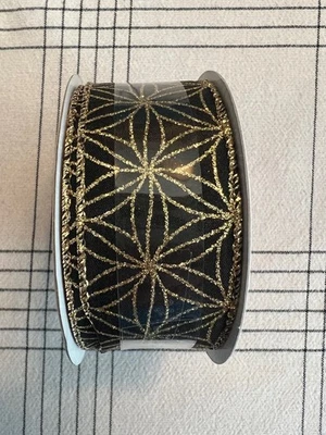 NUEVO 1.5" x 30ft. Cinta de tafetán con cable geométrica dorada de Celebrate It® Christmas Foto 1 de 3