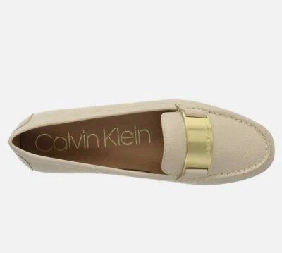 ZAPATOS SIN CORDONES CALVIN KLEIN LISETTE ARENA ESMALTADA PARA MUJER TALLA 8,5 EE. UU. Foto 1 de 4