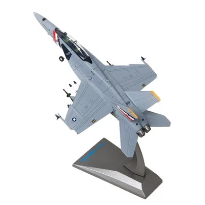 Modello di aereo da caccia militare F/A-18 Strike Fighter in scala 1:100 con - Immagine 1 di 4