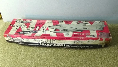 *década de 1950* Berkley's T2J-1 madera balsa modelo avión azul marino caja modelo kit escala 5/8" Foto 1 de 4