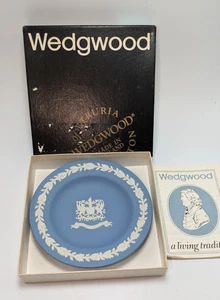 WEDGWOOD BLUE JASPERWARE TRINKET DISH "CITY OF LONDON" COAT OF ARMS 4 1/4" - Picture 1 of 4