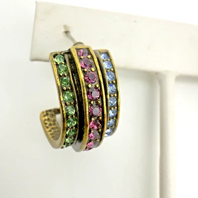 Pendientes de estrás firmados por HEIDI DAUS cristal de Swarovski multicolor medio aro Foto 1 de 4