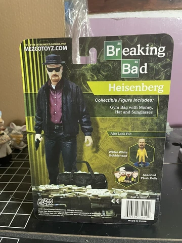 New Breaking Bad Heisenberg Collectible Figure Walter White NIB Cover
