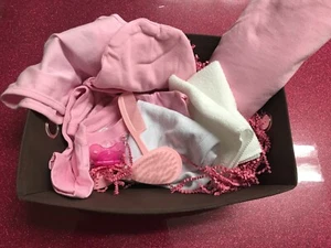 new born baby gift basket Baby girl gift set, welcome home basket for new parent - Bild 1 von 3