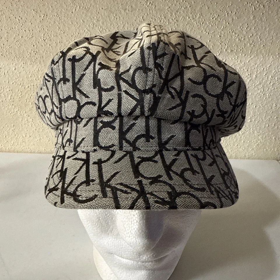 Gorra CALVIN KLEIN Newsboy Estampado Completo Logo CK Gris y Negro Talla Única Foto 1 de 4