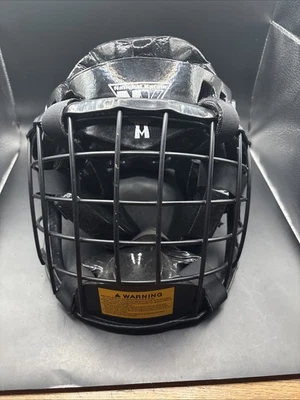 Casco Juvenil Macho Artes Marciales Negro con Guardia Facial Karate Nacional Foto 1 de 4