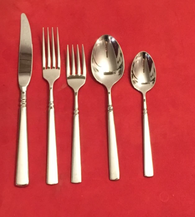 Cubiertos de acero inoxidable Oneida EASTON 18/10 ~ EE. UU. ~ Tú eliges: tenedor, cuchara, cuchillo Foto 1 de 3