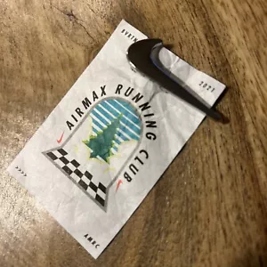 Running CLUB Limited Pin Nike - Picture 1 of 5