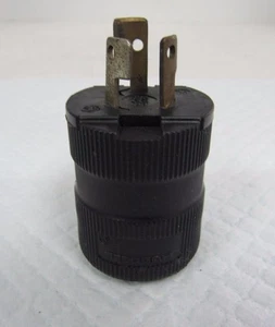 ENCHUFE GIRATORIO HUBBELL 15A 277V - Imagen 1 de 3