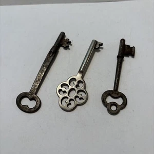 Lot Of 3 Vintage Skeleton Key Door Lock Box Padlock Treasure Chest Craft T224 - Picture 1 of 10
