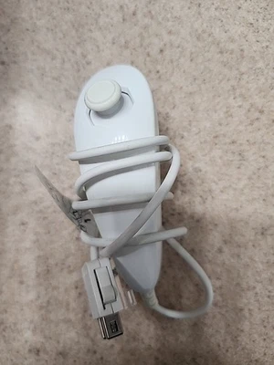 Wii Nunchuck OEM tested working (White) - Image 1 of 2