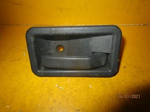 MANETA INTERIOR DELANTERA DERECHA RENAULT 19 AÑO 1990 REFERENCIA 7700813586 - Imagen 1 de 4