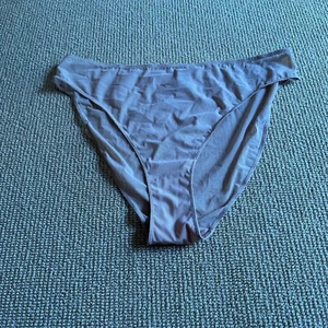 Slip bikini a rete taglio alto Skims Clay, taglia 4X nuovo - Foto 1 di 3