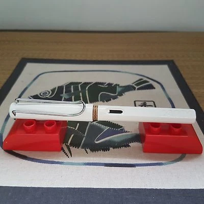 Pluma Estilográfica Lamy Safari L19EF Color Blanco ABS (Acero EF) Totalmente Nueva Foto 1 de 3