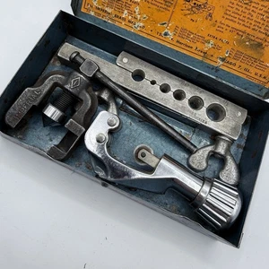 VINTAGE IMPERIAL BRASS MFG CO. 275-F ROHRSCHNEIDER BÖRDELGERÄT IN ORIGINAL METALLBOX - Bild 1 von 9