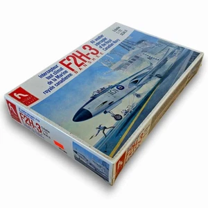 1987 Hobbycraft F2H-3 Banshee All-Weather Interceptor 1:72 Scale Kit #HC1397 NEW - Picture 1 of 9
