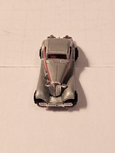 Foto 1 di 9