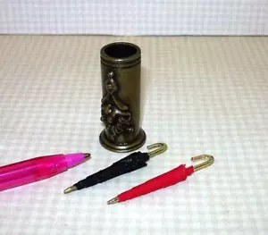 Miniatur stabiler antiker Messing Schirmständer mit 2 Schirmen: PUPPENHAUS 1:12-ish - Bild 1 von 4