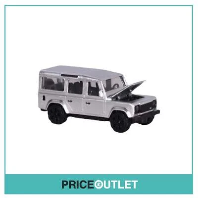 Majorette Premium Cars - Land Rover Defender 110 - Slightly Damaged - Image 1 of 4