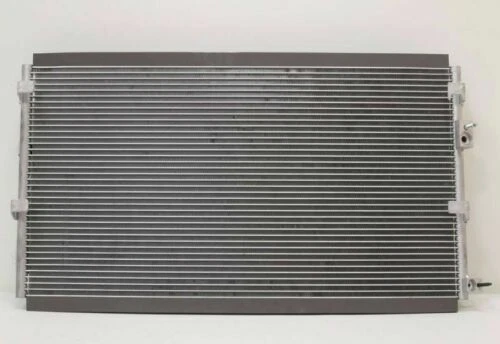 Condensador de aire acondicionado TYC para Ford Mustang 2015-2018 2,3 L L4 turboalimentado Foto 1 de 2