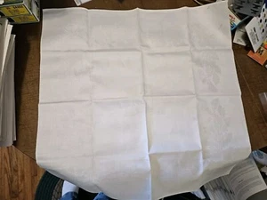 Rock Island White Woven Linen Napkin (22x22)(Used) - Picture 1 of 3