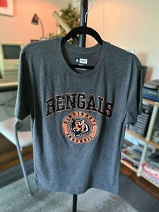 Cincinnati Bengals Women’s Retro Crewneck T-Shirt NFL Team Apparel Size M - Picture 1 of 2