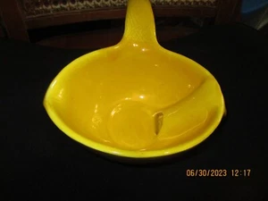 De colección Cardinal China MCM Gravy Boat Separador Manejo Amarillo Doble Caños - Imagen 1 de 4