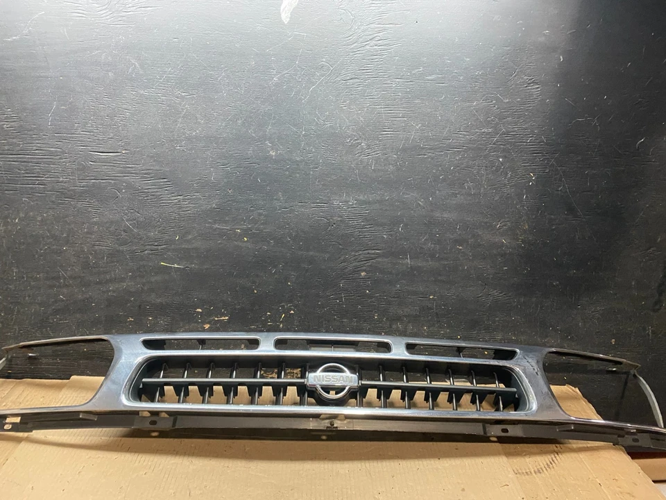 Nissan Pathfinder 1996 a 1999 parrilla superior delantera OEM u7606 DG Foto 1 de 4