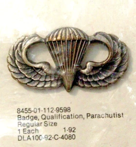 Prendedor insignia metal oxidado básico paracaidista del ejército y la fuerza aérea de los Estados Unidos V1 - Imagen 1 de 2