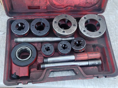 MANUAL PIPE THREADING KIT FOR 3/8" - 2" PIPE - Image 1 of 4