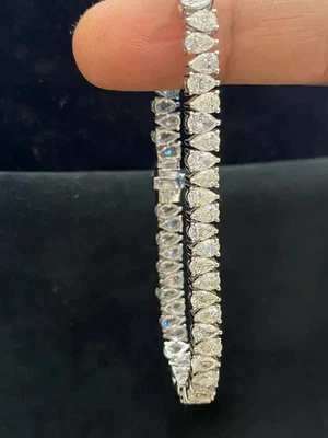 Brazalete de tenis para mujer de diamantes creados en laboratorio con corte pera de 11 quilates acabado en oro blanco de 14 quilates Foto 1 de 4