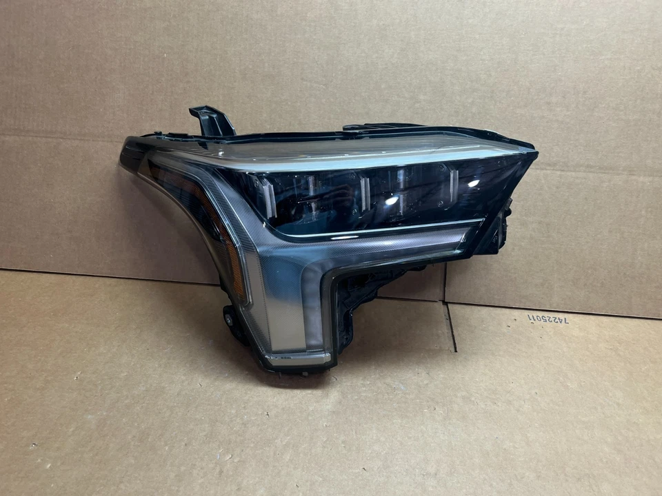OEM 2022 2023 2024 TOYOTA TUNDRA SEQUOIA LED HEADLIGHT PROJECTOR STYLE RIGHT - Image 1 of 4